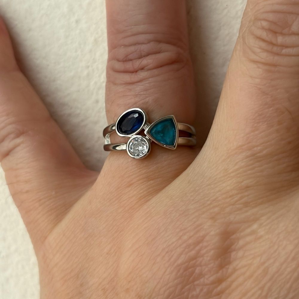 The Shades of blue ring in 925 silver and lab created gem stones sz 5